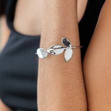 Load image into Gallery viewer, Rose Leaves Bracelet