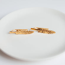 Load image into Gallery viewer, lavender earrings gold